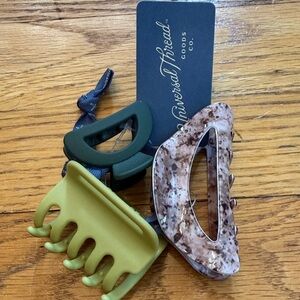 Universal Thread Hair Claw Clip Set NEW